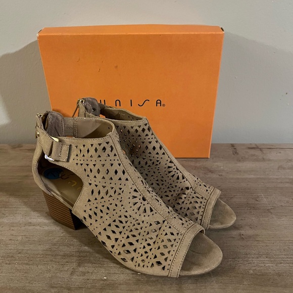 Unisa Shoes - Brown sued shoes‎ 7.5 woman’s